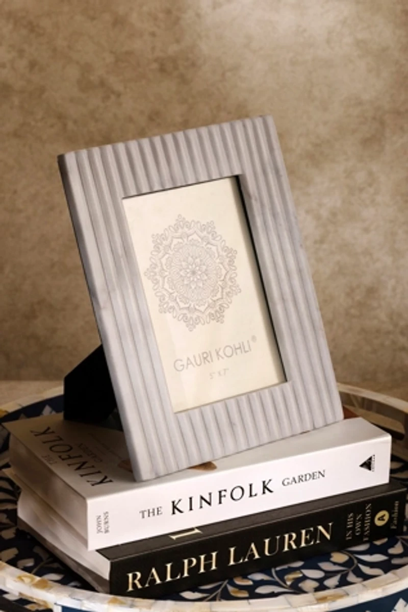 GAURI KOHLI Radio Picture Frame