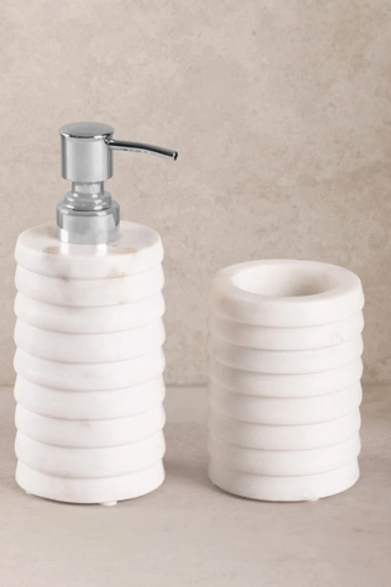 GAURI KOHLI Raavi Marble Bath Set