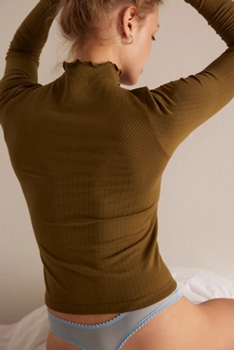 So Soft Seamless Mock Neck