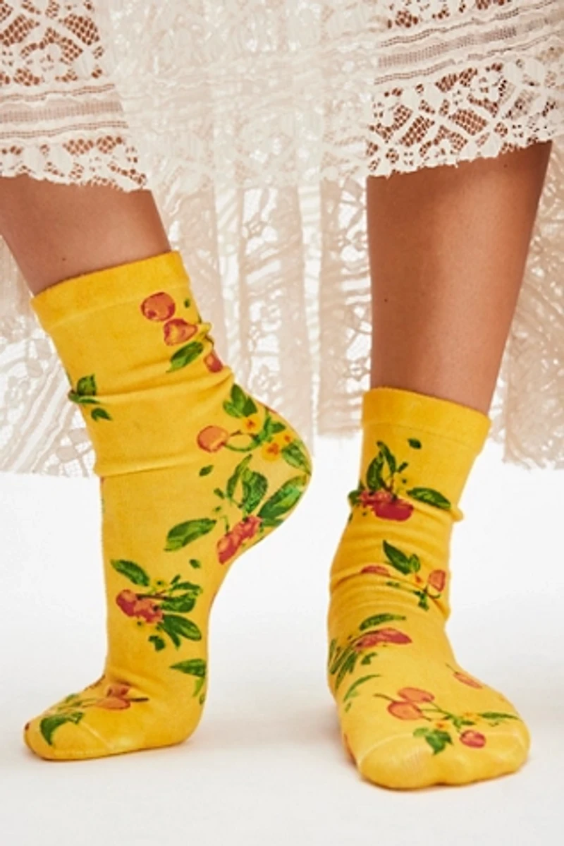 Magnolia Pearl Cerise Socks