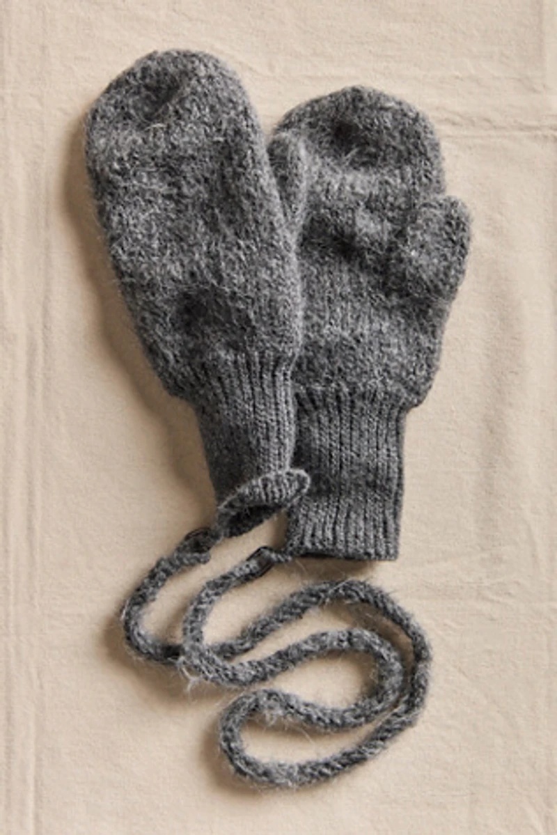 Peruvian Suri Alpaca Yarn Mittens