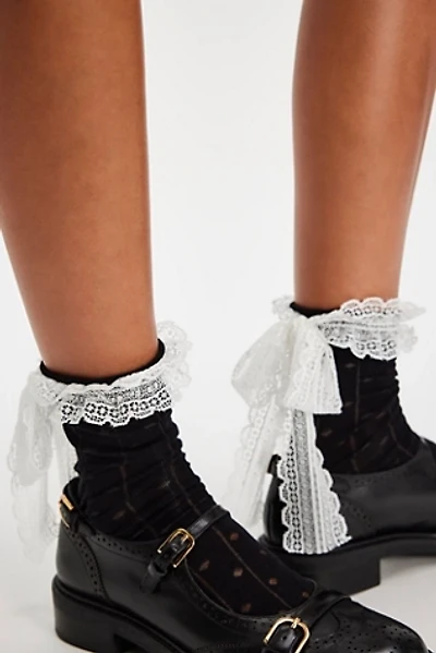 Laced Soft Bow Socks