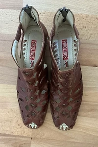 Cut-out Brown Ankle Booty Sandals Selected by Picky Jane