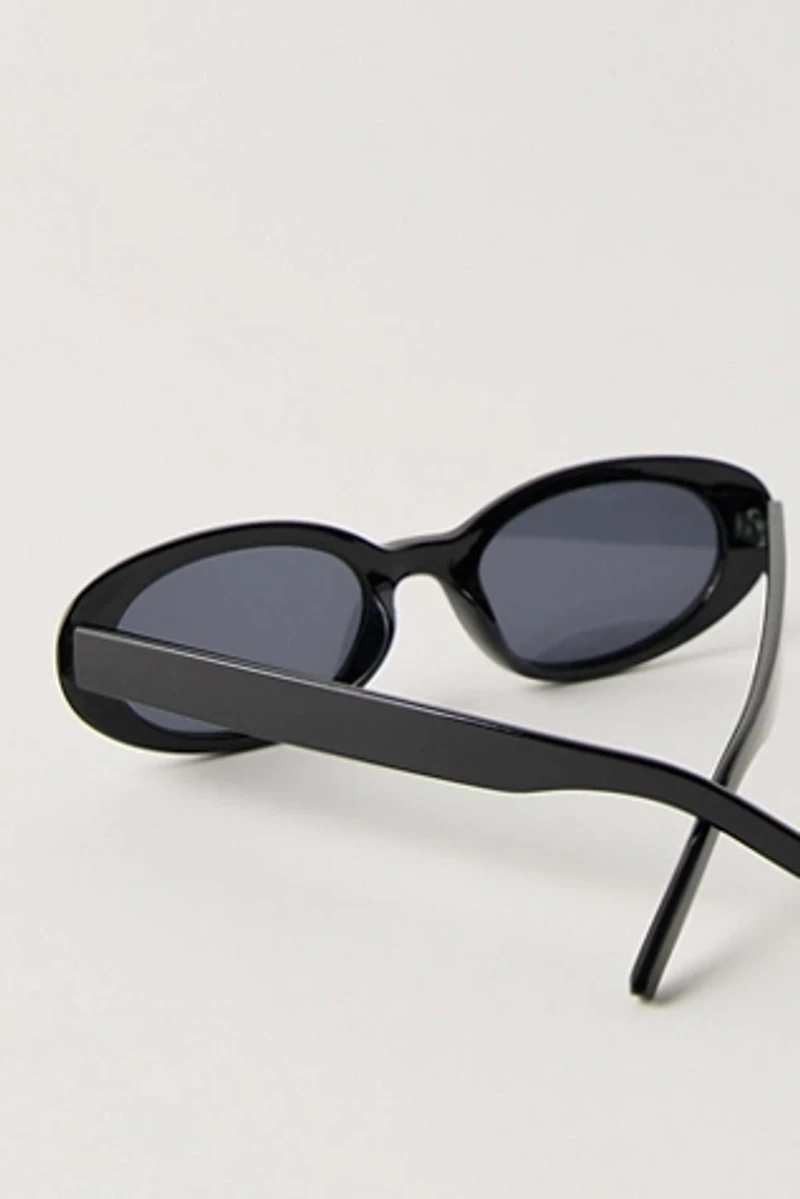 Free People Glossy Black Round Modern Bohemian Sunglasses FREE PEOPLE Midnight Round Sunglasses | endource main image 2