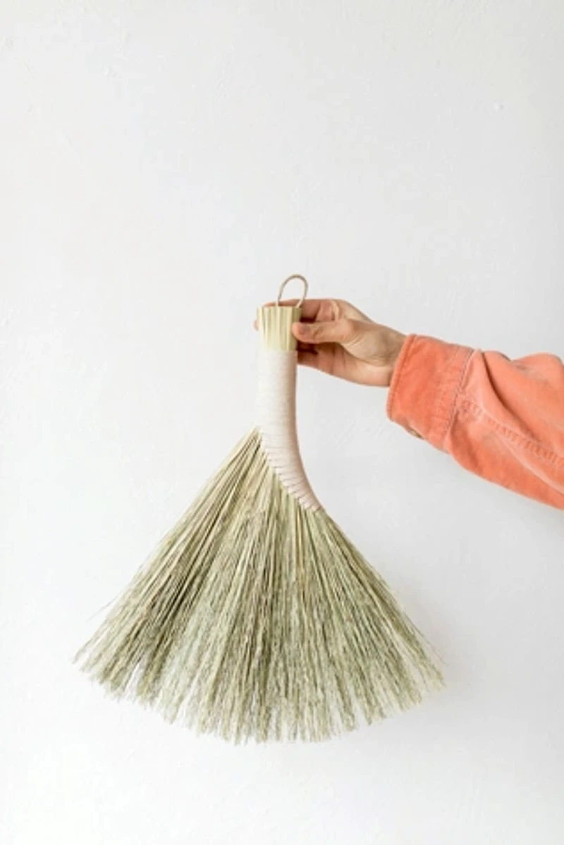 Sunhouse Craft Turkey Wing Hand Broom
