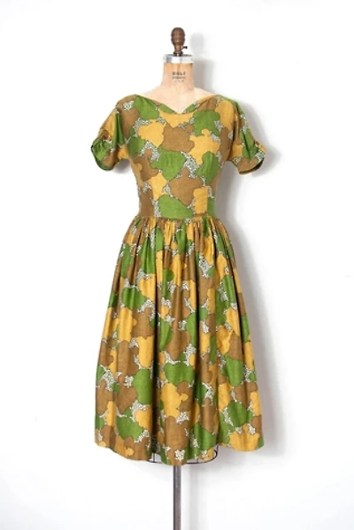 Vintage 1950s Floral Leaf Print Cotton Dress Selected by SwaneeGRACE