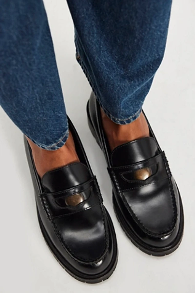 Liv Loafers