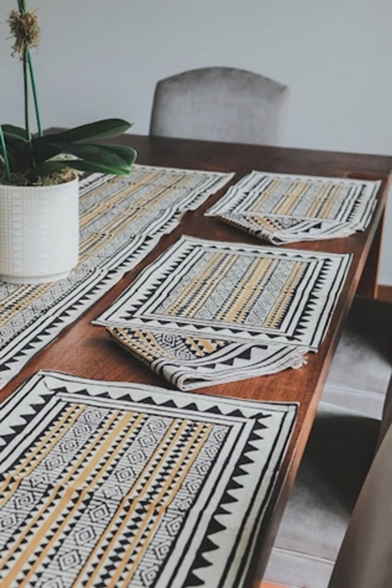 Be Deva Table Set Geometric