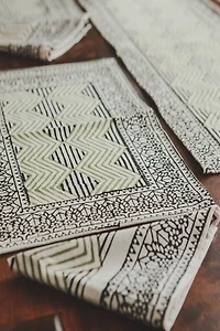 Be Deva Table Set in Zig Zag