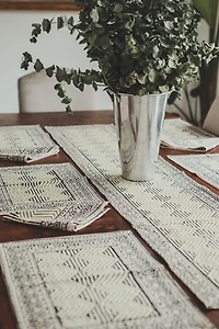 Be Deva Table Set in Zig Zag
