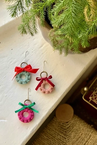 Macramé by Monday Mini Wreath Ornaments