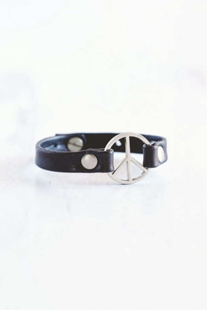 Giving Bracelets Antique Silver Peace Maker Leather Bracelet