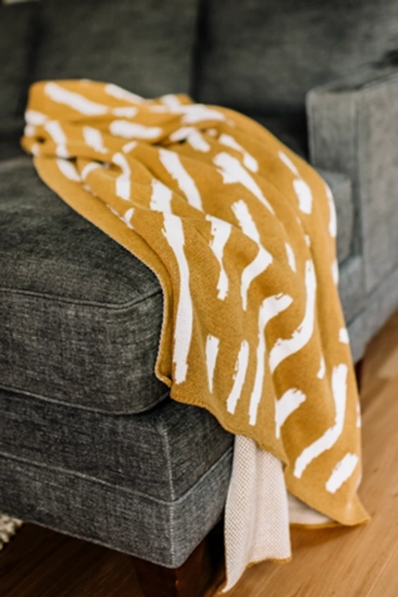 Seek & Swoon Diana Throw Blanket