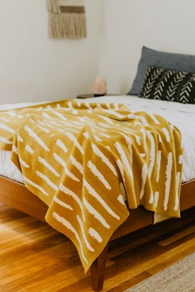 Seek & Swoon Diana Throw Blanket