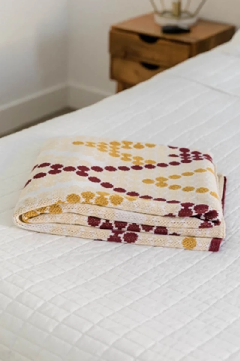 Seek & Swoon Kaland Throw Blanket