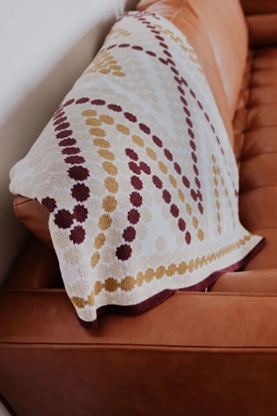 Seek & Swoon Kaland Throw Blanket
