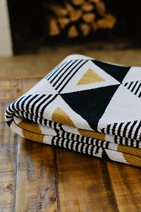 Seek & Swoon Envie Throw Blanket