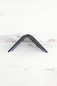 Giving Bracelets Leather Bifold Wave Wallet
