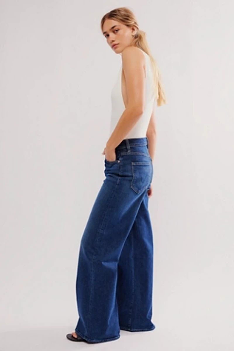 MOTHER The Ditcher Roller Sneak Jeans