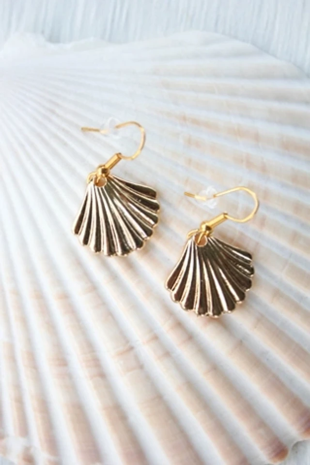 Fame Ridged Shell Earrings Pacific City - Main Image