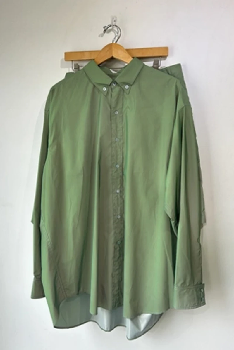 Seis Marjan Reflective Green Set Selected by The Curatorial Dept.