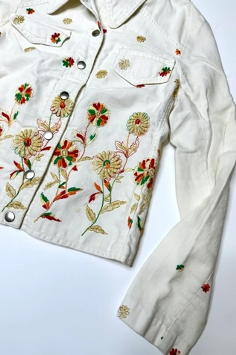 1970s Floral Embroidered White Cropped Jacket Selected by Cherry