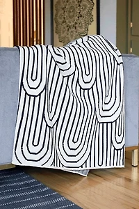 Seek & Swoon Bend Throw Blanket