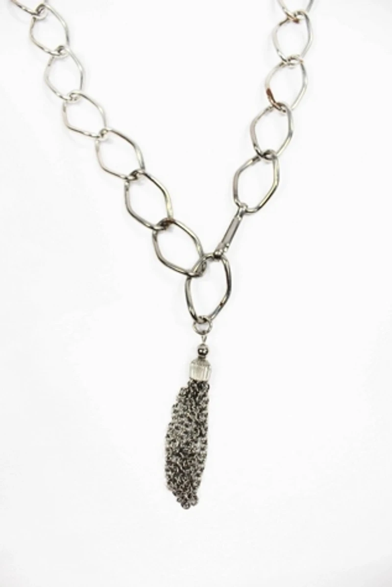 1980s Silver Chain Pendant Necklace Selected By Moons + Junes Vintage