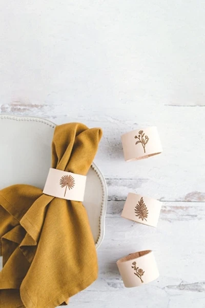 Giving Bracelets Leather Napkin Ring Wildflower Print Set