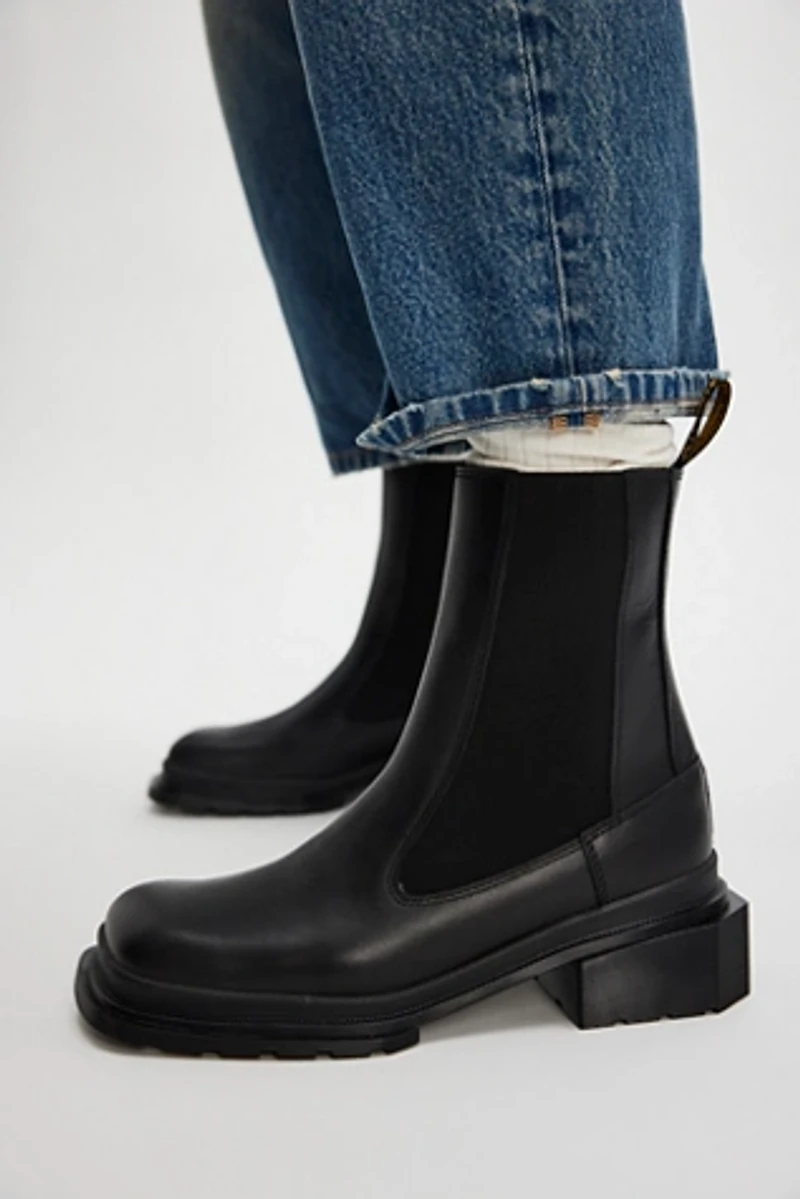 Dr. Martens Maybole Chelsea Boots