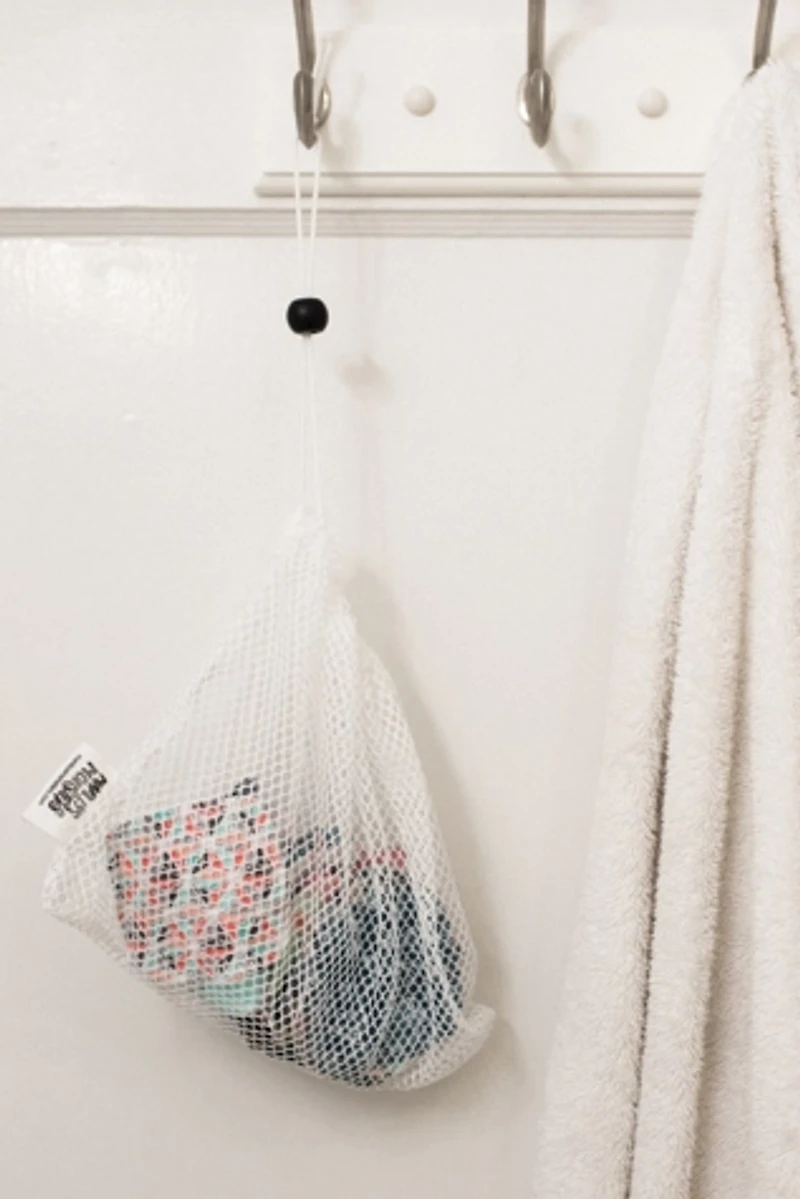 Marley's Monsters Mesh Laundry Bag & Facial Rounds Set - 20 Count