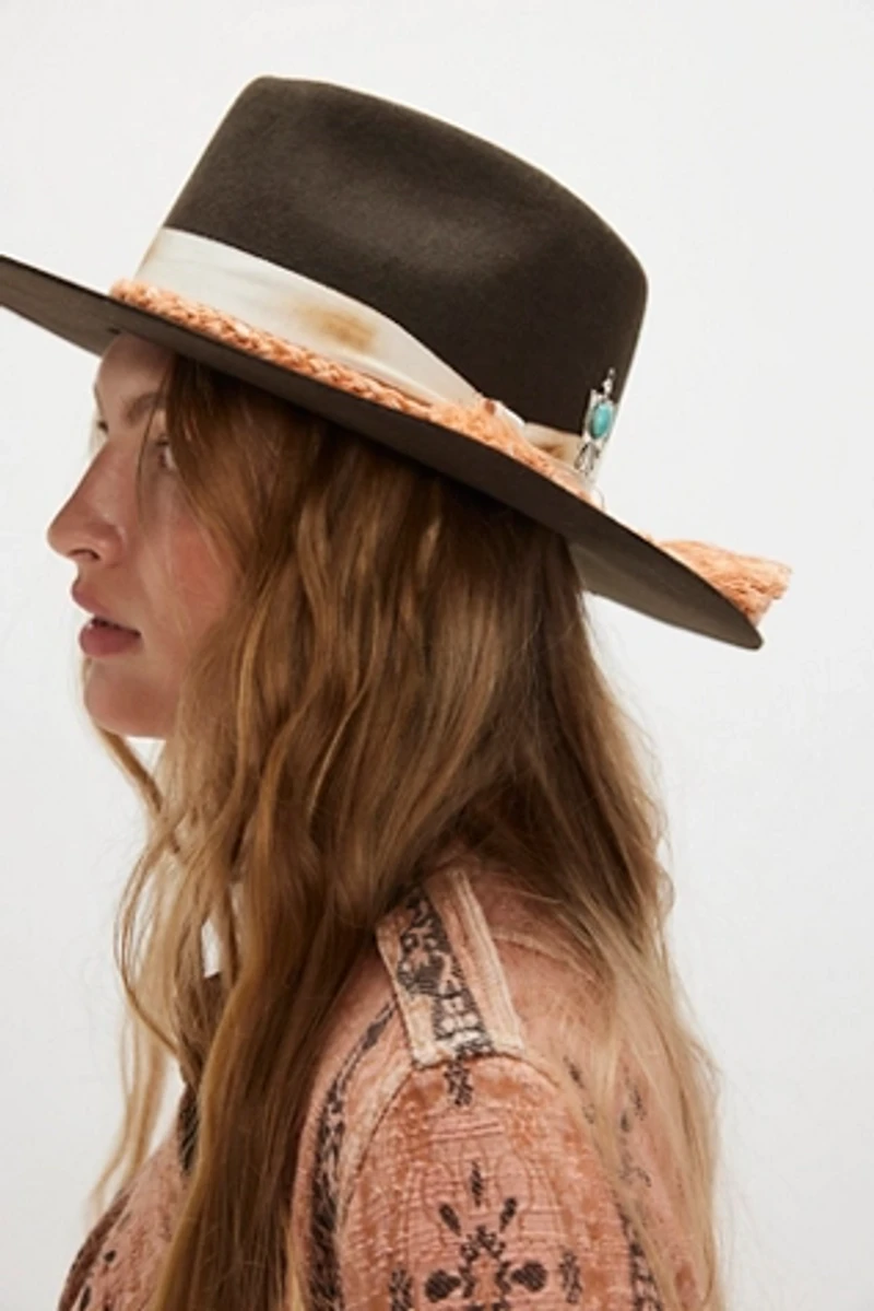 Roundtop Brimmed Felt Hat