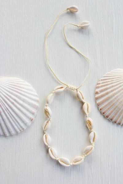 1990s Cowrie Shell Beaded Choker Selected By Moons + Junes Vintage