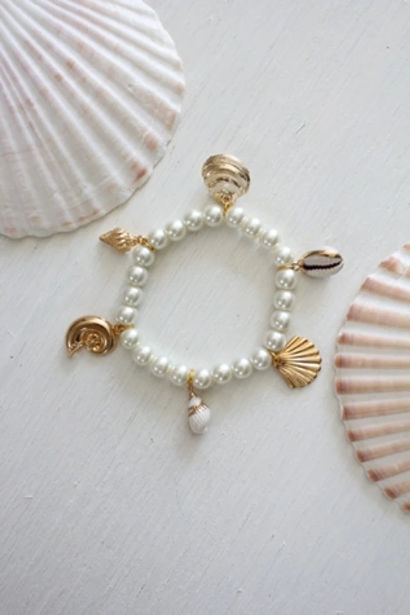 Vintage Shell Charm Pearl Bracelet Selected By Moons + Junes Vintage