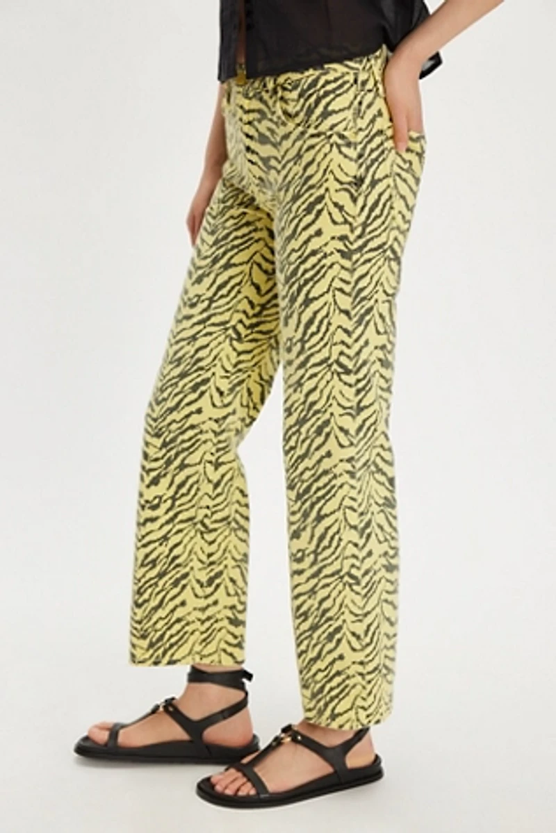 MOTHER The Mid-Rise Zip Rambler Jeans