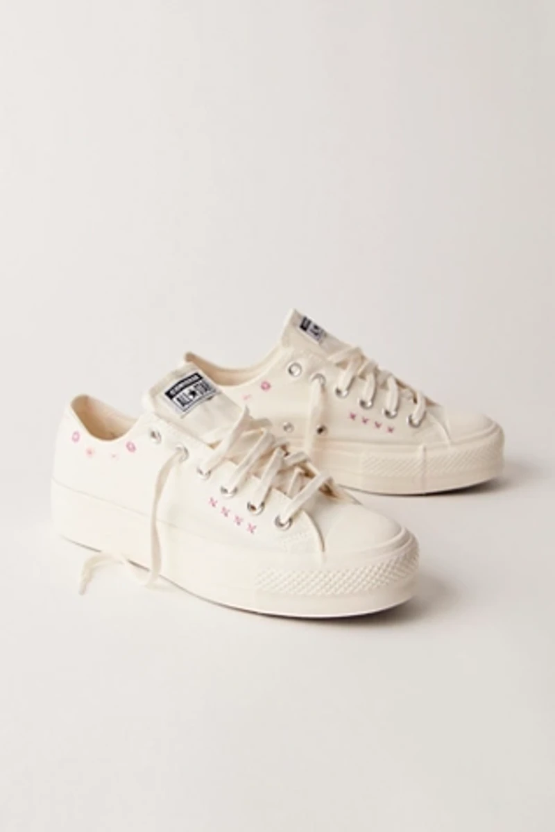 Chuck Taylor All Star Lift Floral Embroidered Sneakers