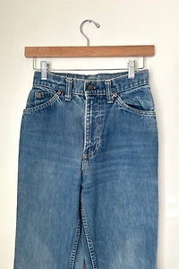 Vintage 1970s Black Label Straight Levis Selected by Grievous Angel Vintage