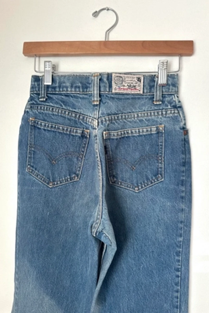 Vintage 1970s Black Label Straight Levis Selected by Grievous Angel Vintage