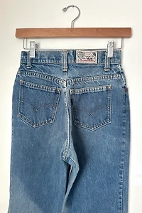 Vintage 1970s Black Label Straight Levis Selected by Grievous Angel Vintage