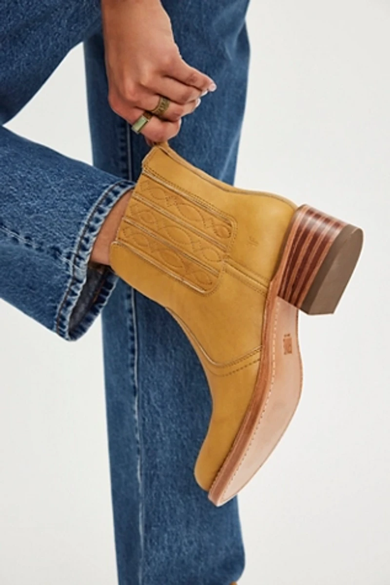 Frye Campus Chelsea Boots