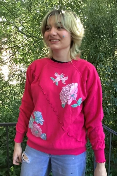 Vintage 1990s Floral Appliqué Sweatshirt Selected by Cherry