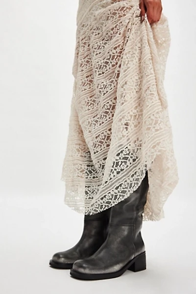 Dana Distressed Pull-On Boots