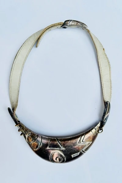 1970’s Artisan-Made Etched Silver Pendant & Leather Strap Choker Selected by Nomad Vintage
