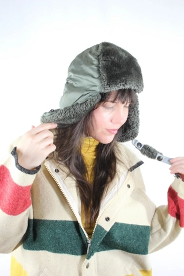 Mossant Under The Moon And Stars Hat | Pacific City display picture 3