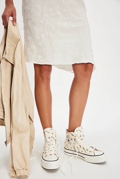 Chuck Taylor All Star Lift Embroidered Blooms Sneakers
