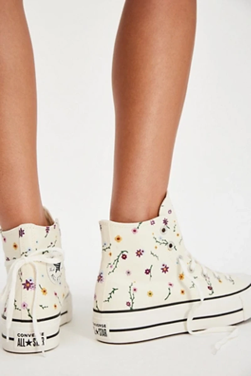 Chuck Taylor All Star Lift Embroidered Blooms Sneakers
