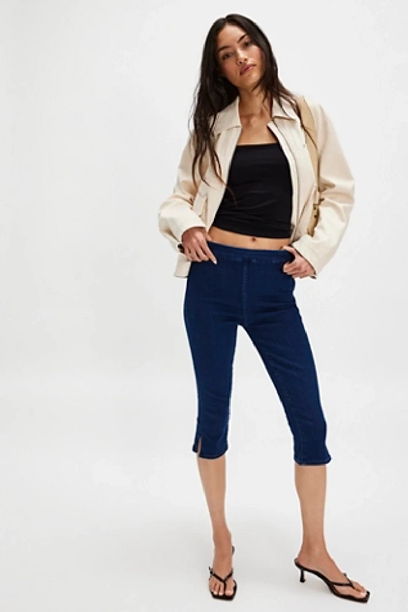 MOTHER The Nothing Bunny Snip Capri Jeans