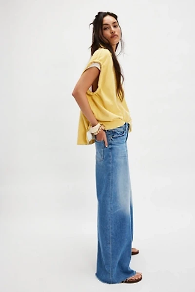 MOTHER The Swisher Sneak Fray Jeans
