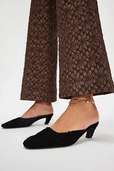 Avenue Heels