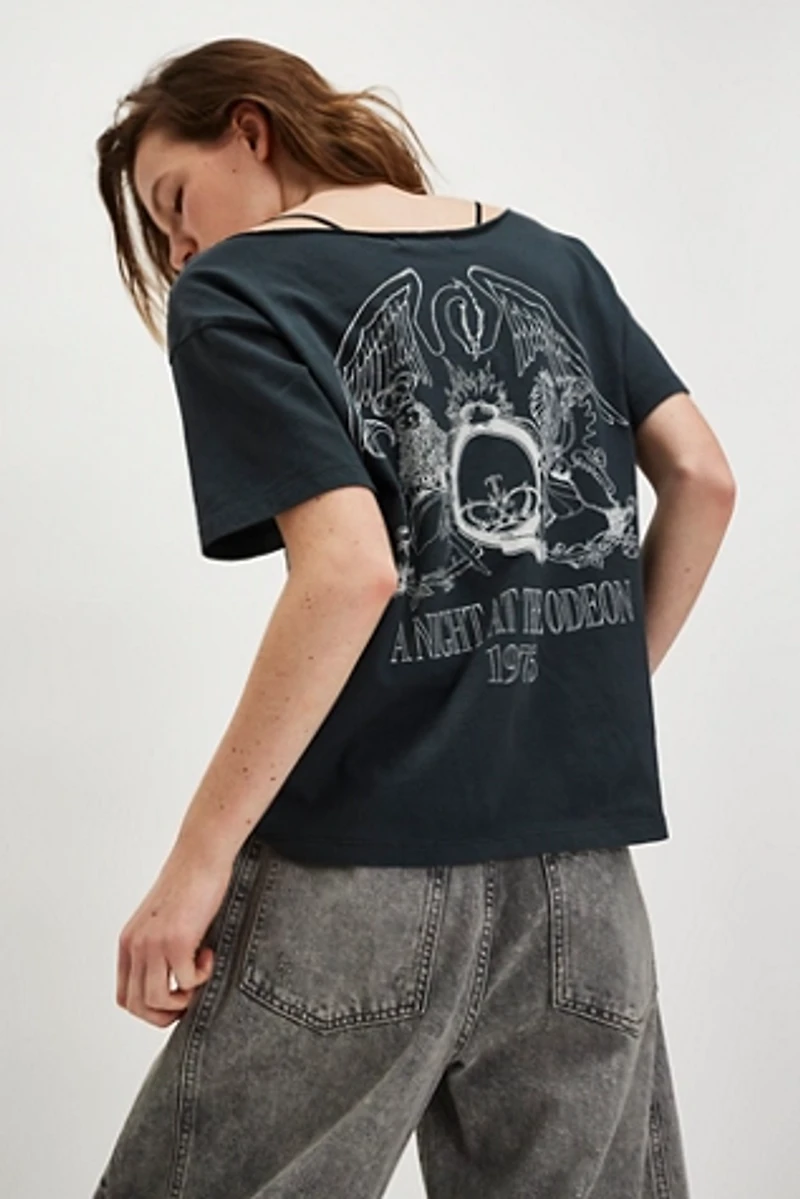 Queen 1975 Off-the-Shoulder Tee